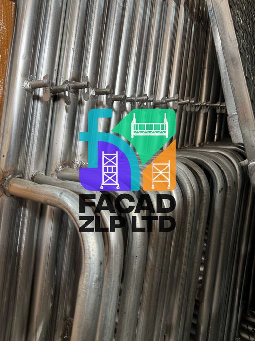 Строительные леса фасадные, для работ снаружи и внутри, с настилом