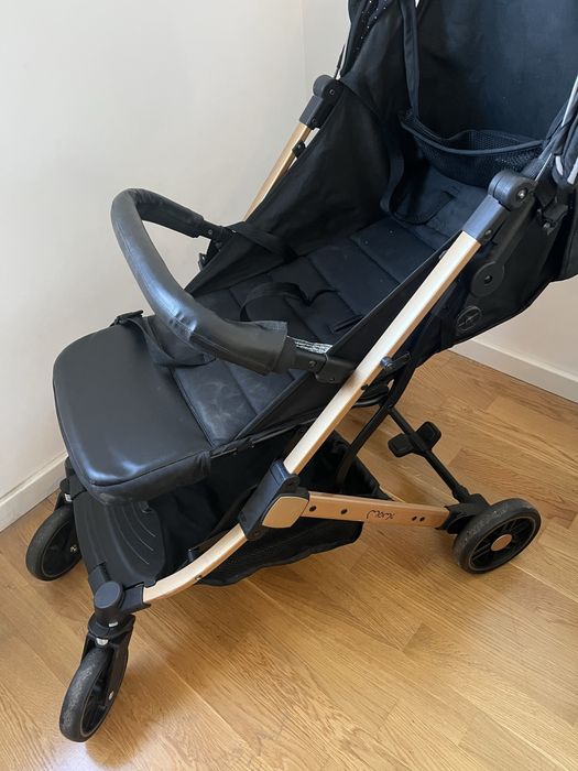 Cărucior sport MoMi ESTELLE negru 2021