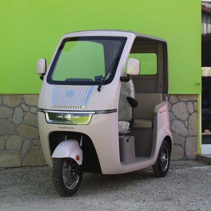 Триместна електрическа триколка Max Motors LUXURY BUS Ivori White