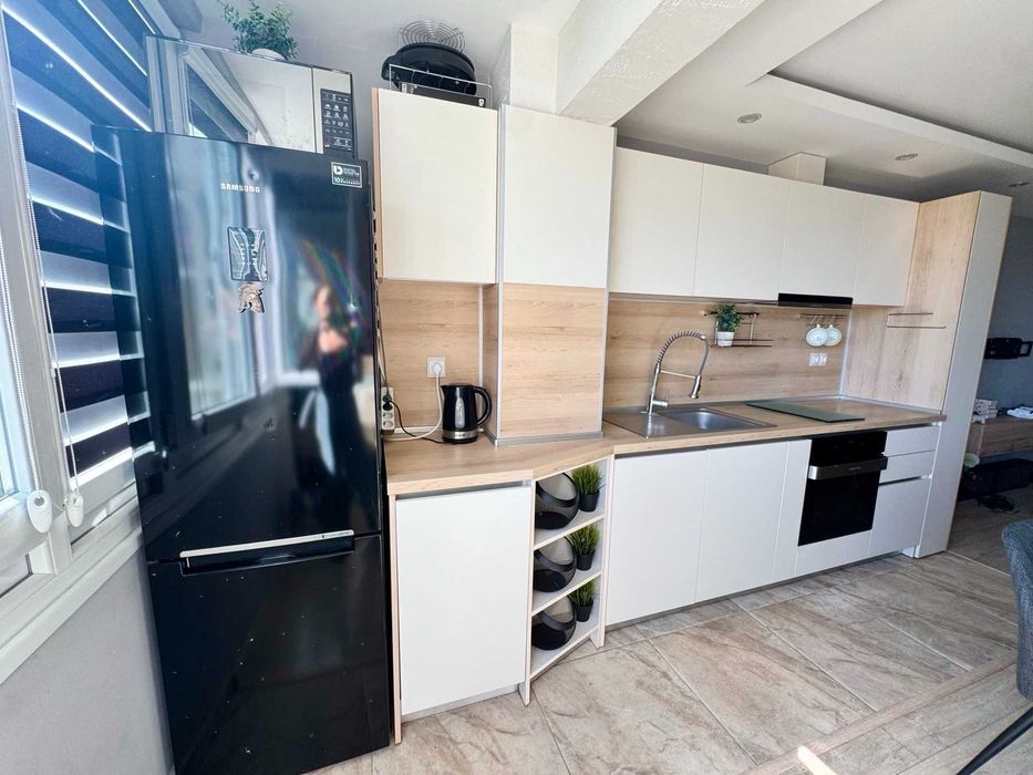 Продава се Тристаен апартамент в Бургас, Меден рудник - зона В - 66 кв.м за 2091 €/кв.м - Снимка #2