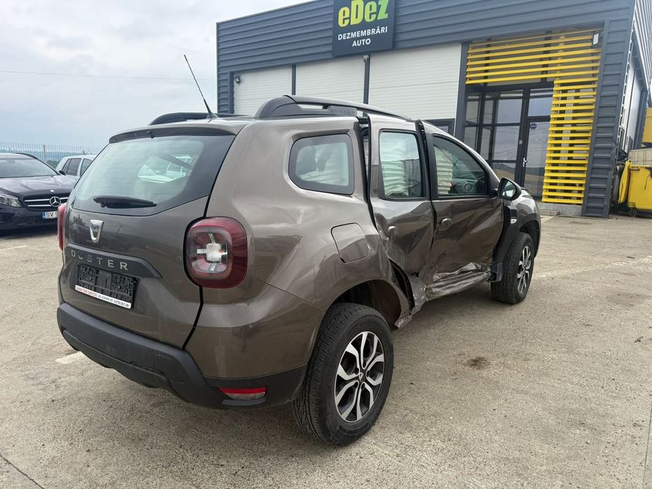 Dezmembrez Dacia Duster 2 2018 maro 1.6 sce H4M 35000 km volan stanga