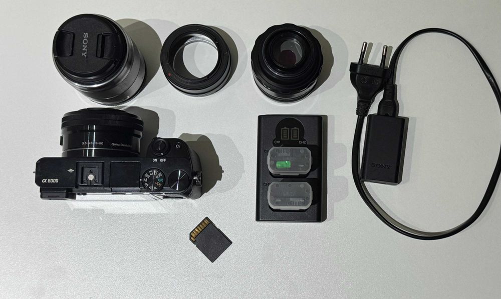Фотоаппарат Sony A6000,3 обьектива,пробег 12000 кадров
