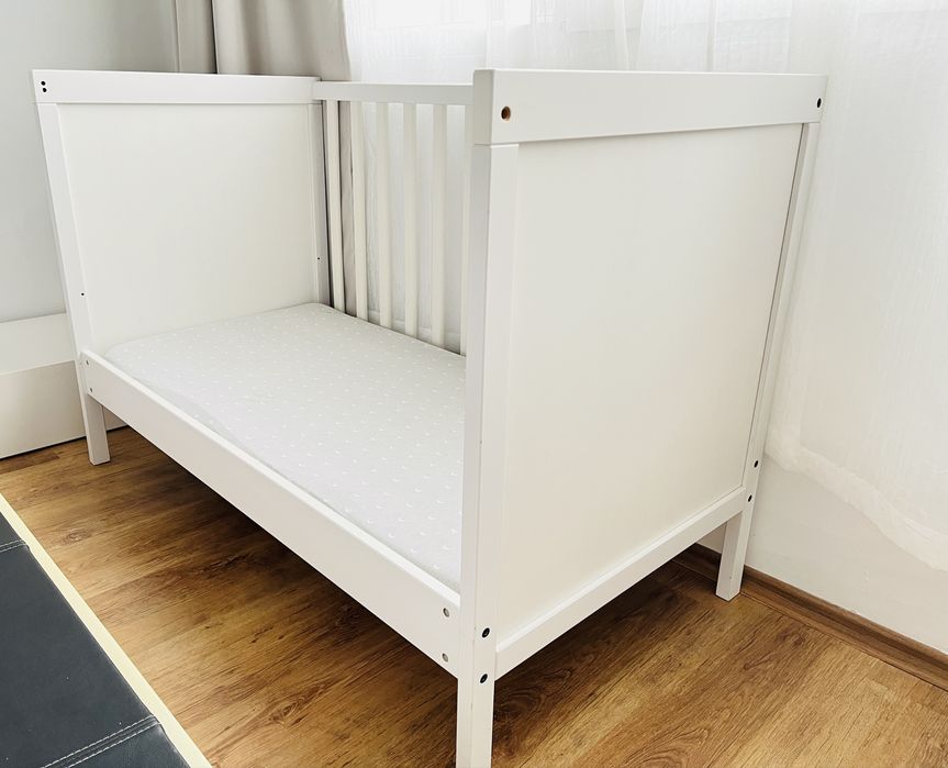 IKEA Бебешко Креватче/ Легло + 60x120 см Бяло SUNDVIK + подарък матрак