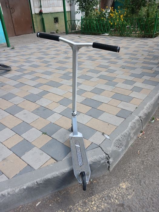 Продаётся самокат зефир в2 49