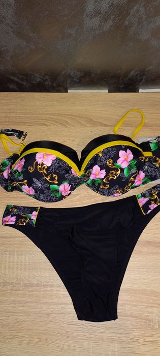 Costume de baie noi
