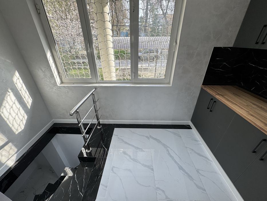 Ц-13 | Лабзак - Продается нежилое помещение вдоль дороги 112м2