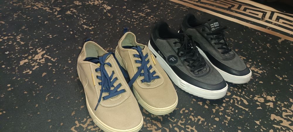 Продается обувь.