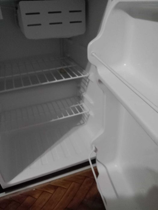 Mini frigider marca Vortex în stare bună și funcționabil Brasov • OLX.ro