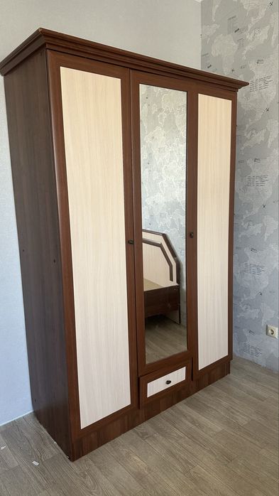Продам спальный гарнитур
