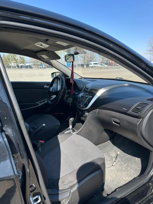 Hyundai Accent 2012, 1.6