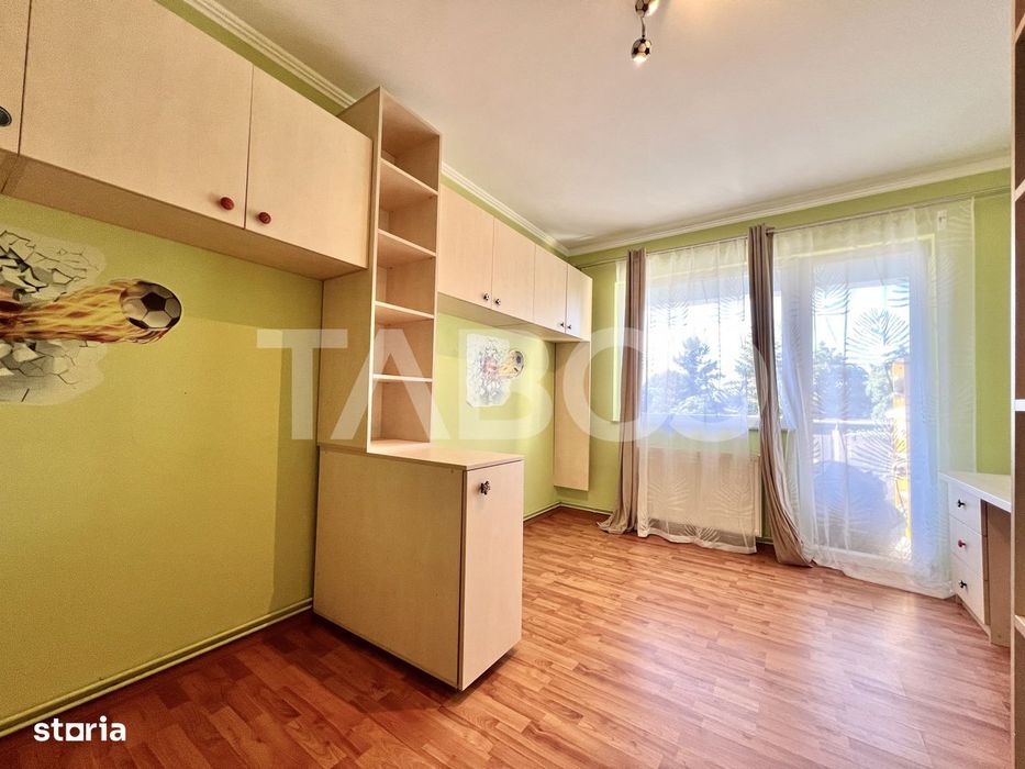 Apartament cu 4 camere de vanzare in Gheorgheni la cheie cu lift