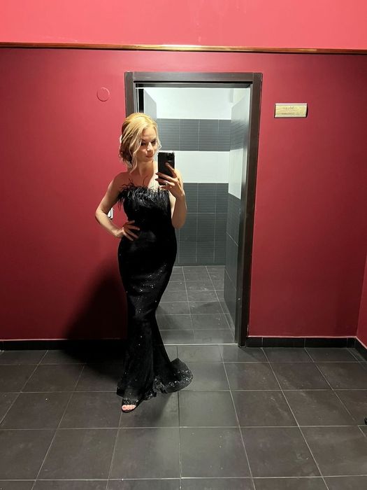 Официална черна рокля