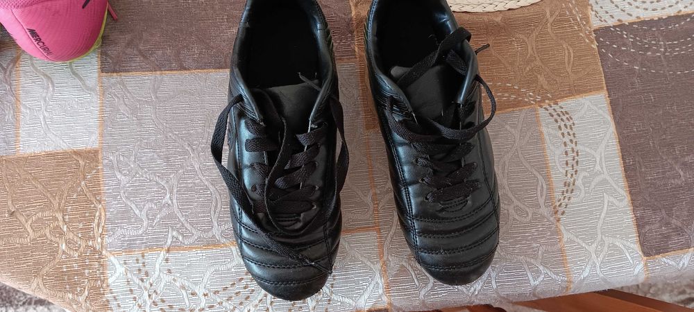 Бутонки за футбол