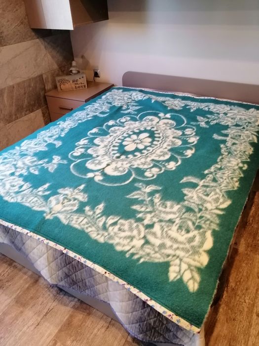 Продавам вълнени одеала