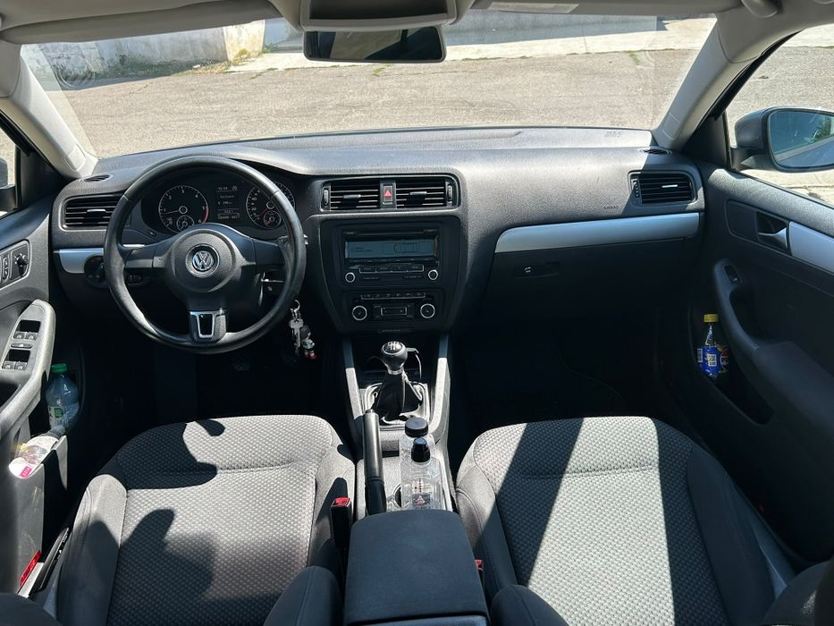 VOLKSWAGEN Jetta 2012 — imagine 4