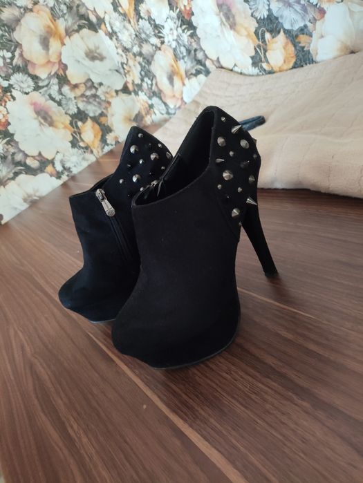 Продам ,батильоны с шипами