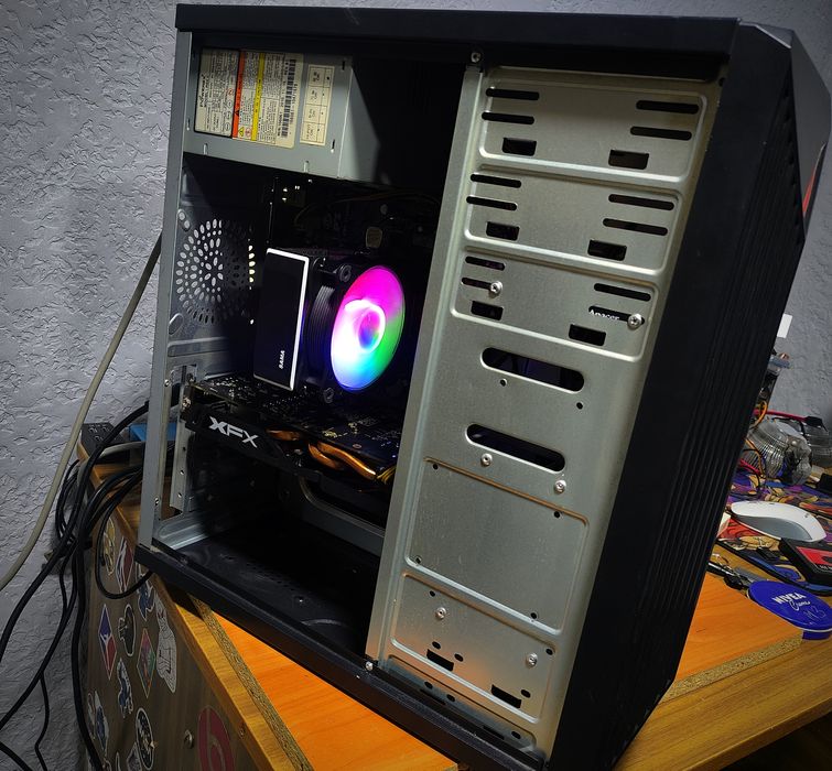 Игровой кейс I5/16Gb Rx570 8gb 
Материнская плата - H61
Процессор - In