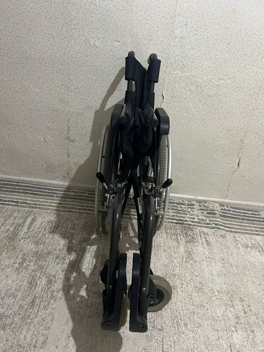 Инвалидная коляска