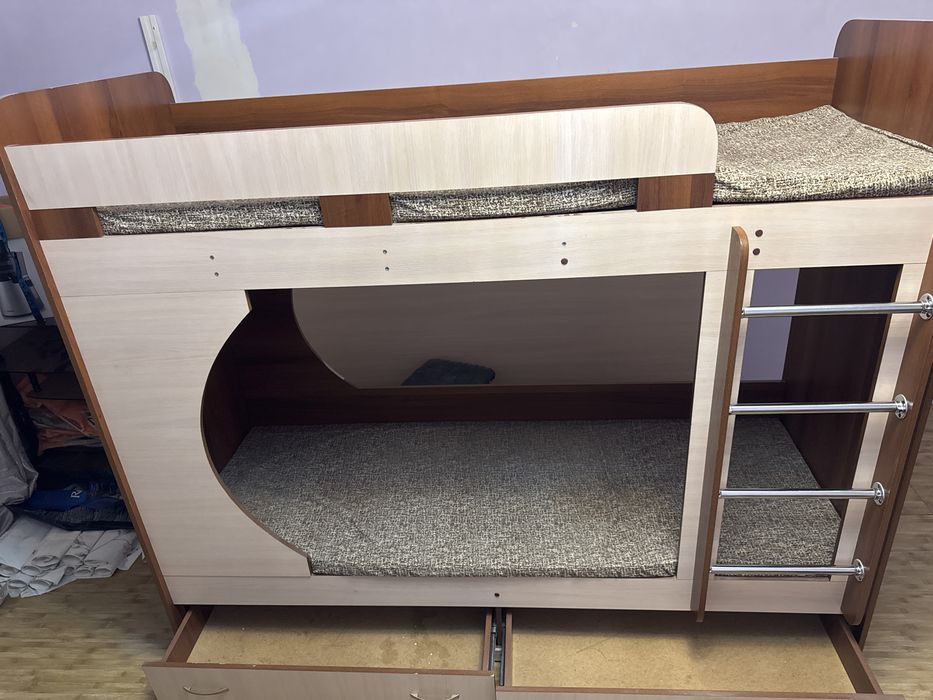 Продается двухъярусная кровать