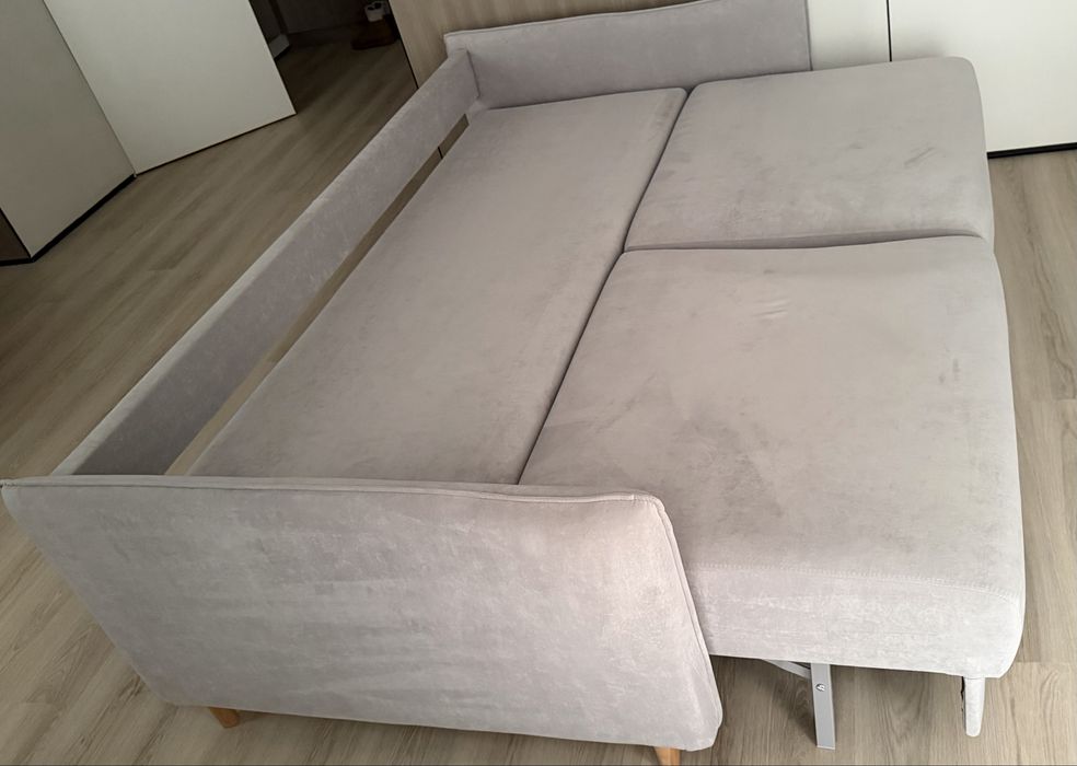 Диван серого цвета