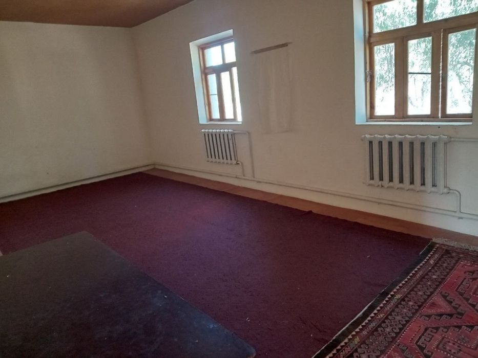 Uy sotiladi xovli 6 sotix 5 xonali