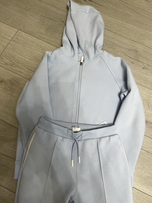 Продам деткую одежду