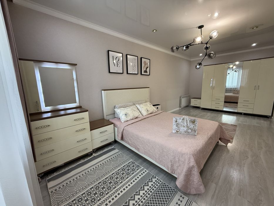 2-ком кв 70 м2 .
