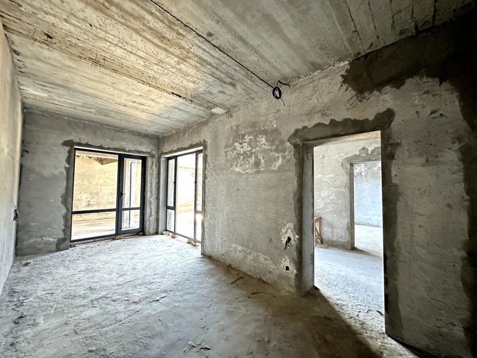 Киров. Олмазор кўчаси. 3 та учаска каропка.