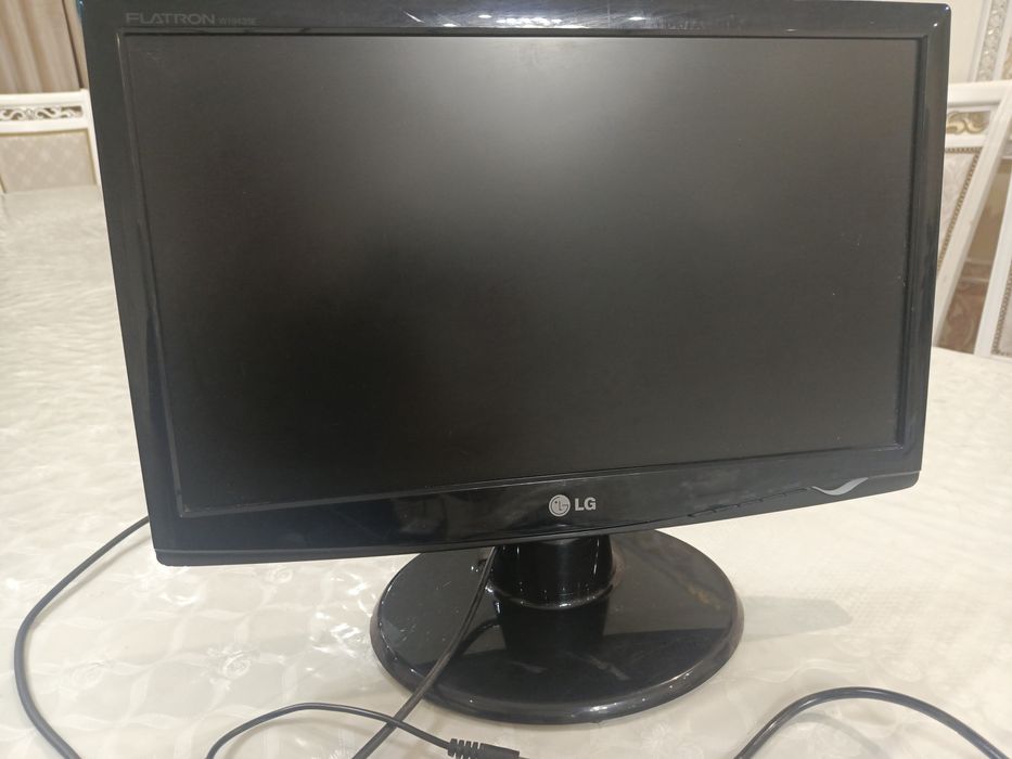 Монитор LG W1943SE