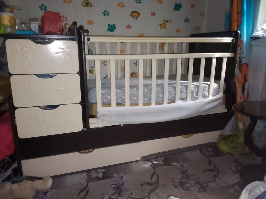 Продам детскую кроватку