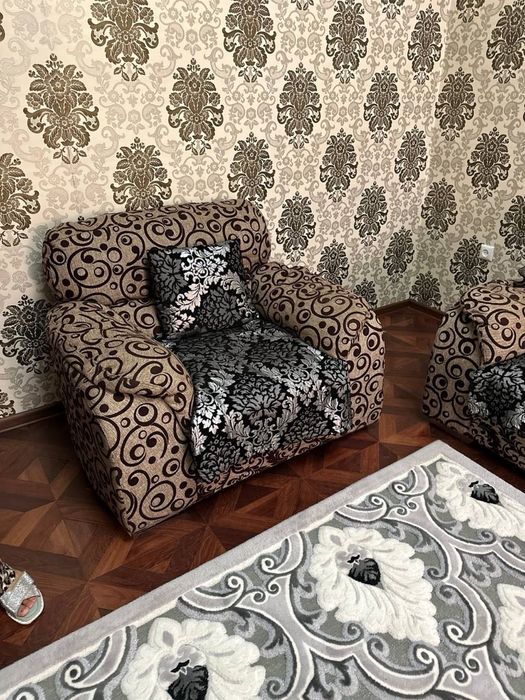 Б/у стенка диван отдам не дорого