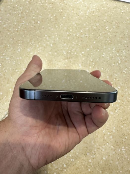 Iphone 15 pro max Black Titan