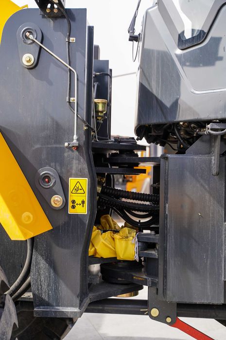 Фронтальный погрузчик LiuGong 855