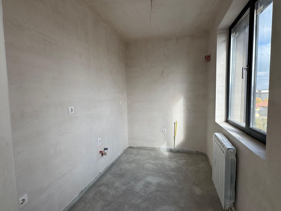 Тристаен Газифициран Апартамент Ново Строителство , Широк Център