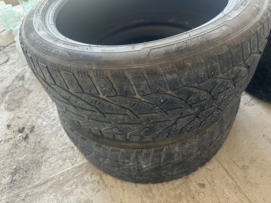 Продам покрышки 235/45/18