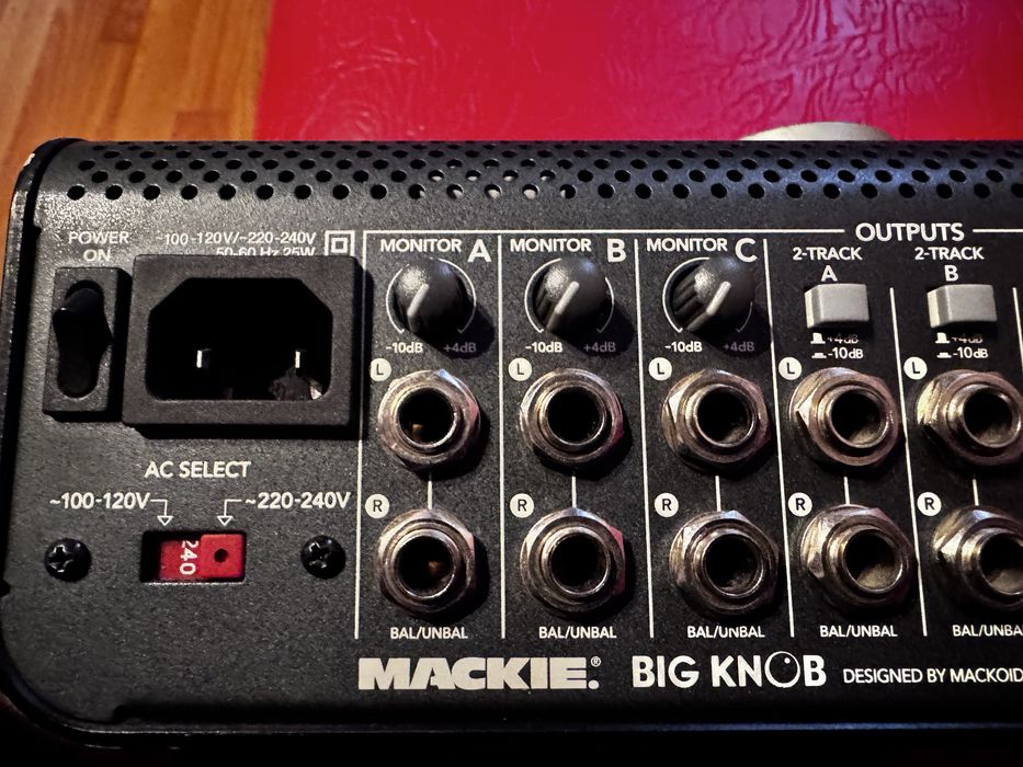 Mackie Big Knob old version