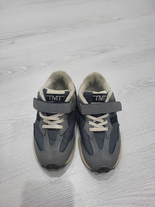 Детские кроссовки