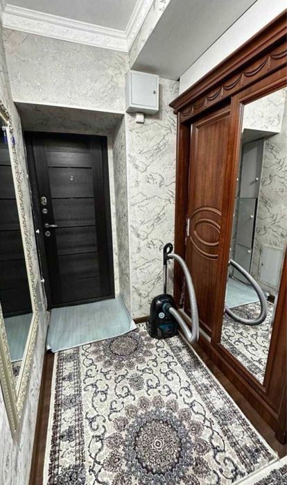 Шота Руставели 3/3/4 Срочно балкон-2/6 70квм