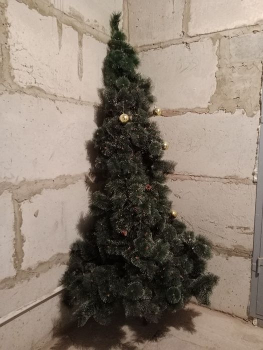 Ёлка продаётся. 2,40м