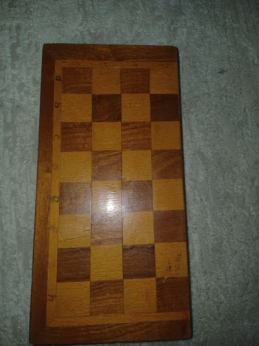 Продам шахматную доску.