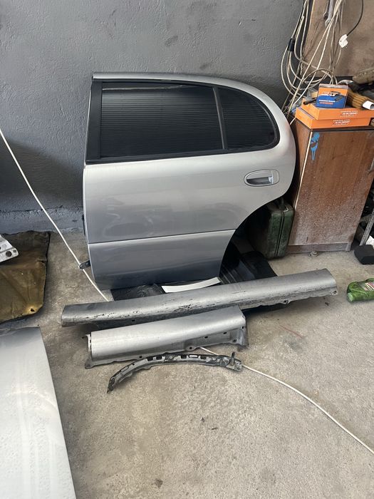 Двери Toyota Arista147