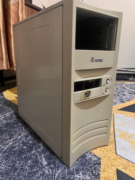 Продам компьютер  Desktop-E2bgsjt