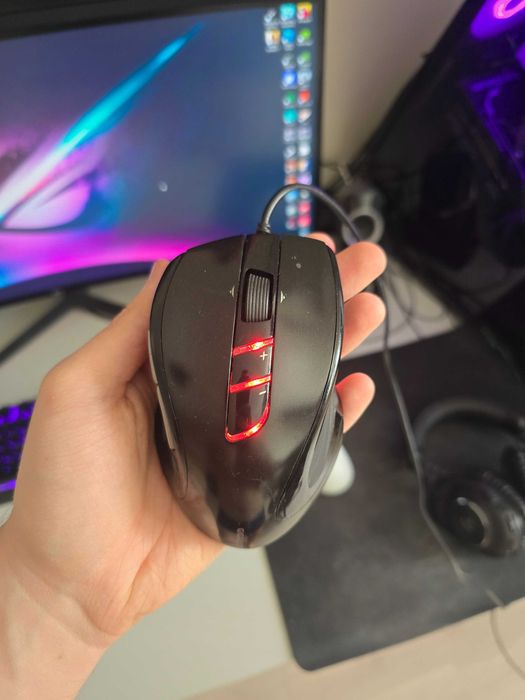 Оригинална геймърска мишка Gigabyte M6900 в добро състояние