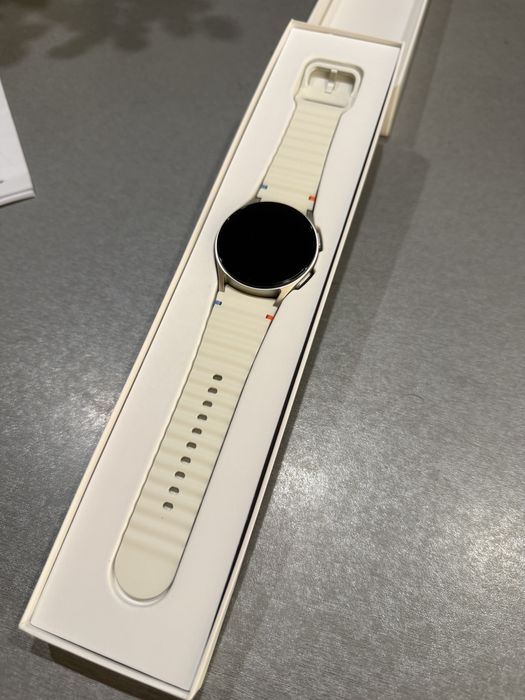 Часовник Samsung Galaxy watch 7