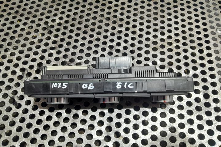 Comanda clima 3C8907336AB / 5HB009751-20 3C8907336AB / 5HB009751-20 V