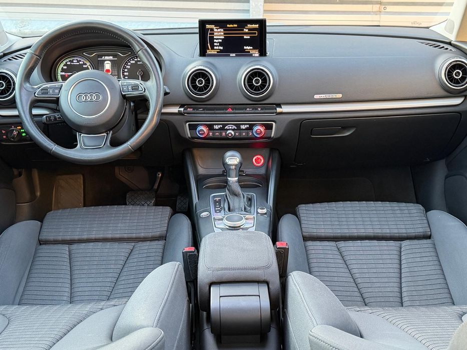 Audi A3 Plug în Hybrid  204 CP