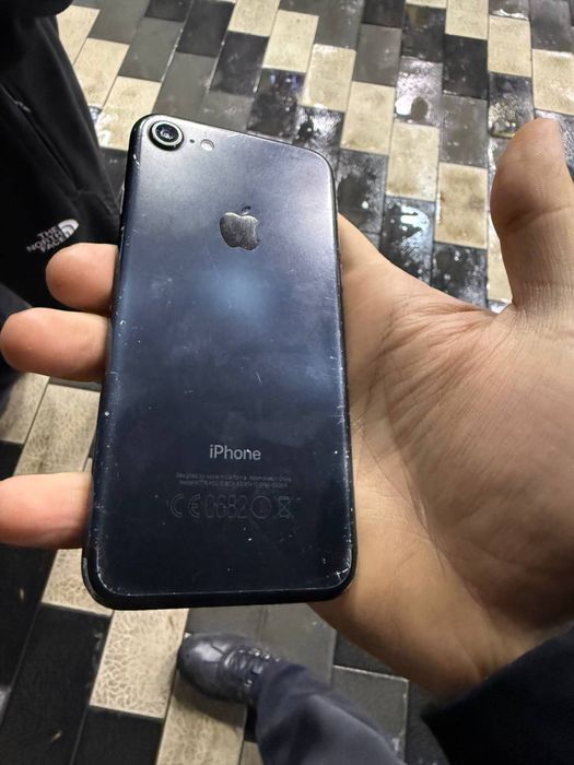 Iphone 7  32 gb yomkstii 100%