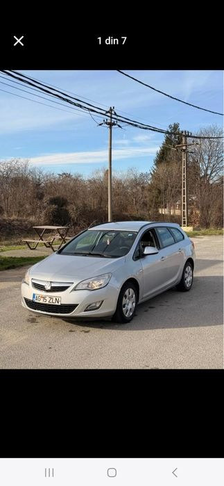 Vând Opel astra j