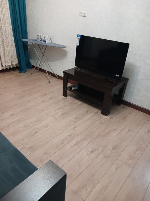 Девушку на подселение