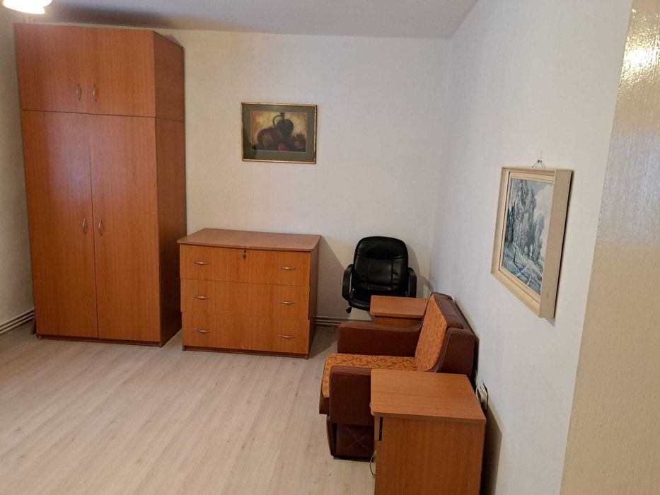 Garsoriera de închiriat